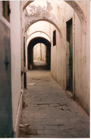 Vicolo della città vecchia di Tripoli - Alley of the old city of Tripoli